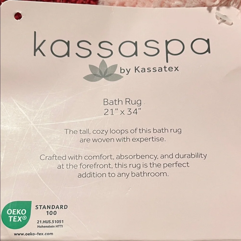 Kassatex Pink and Red Lip Bath Mat and 2 hand towels - Picture 4 of 6